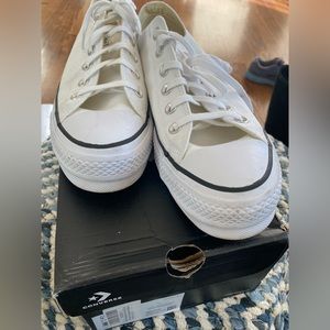 Gently Used Converse All Stars Platform Sneakers Size 9 White Canvas